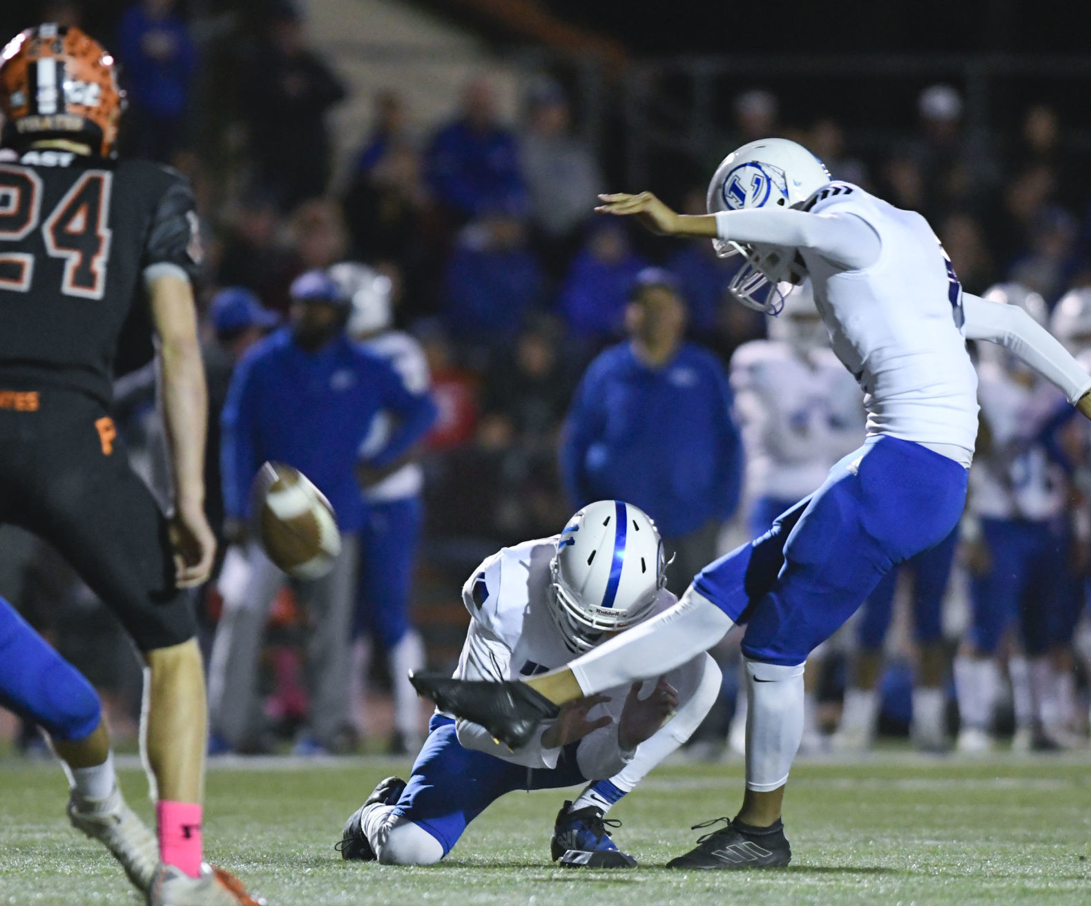 100419 Lompoc SY football 12.jpg